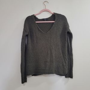 Aritzia talula green knit crochet v neck sweater  M